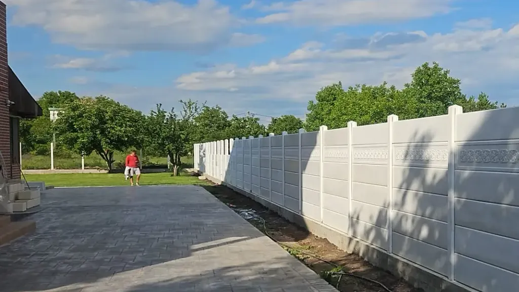 Стоманобетонни огради